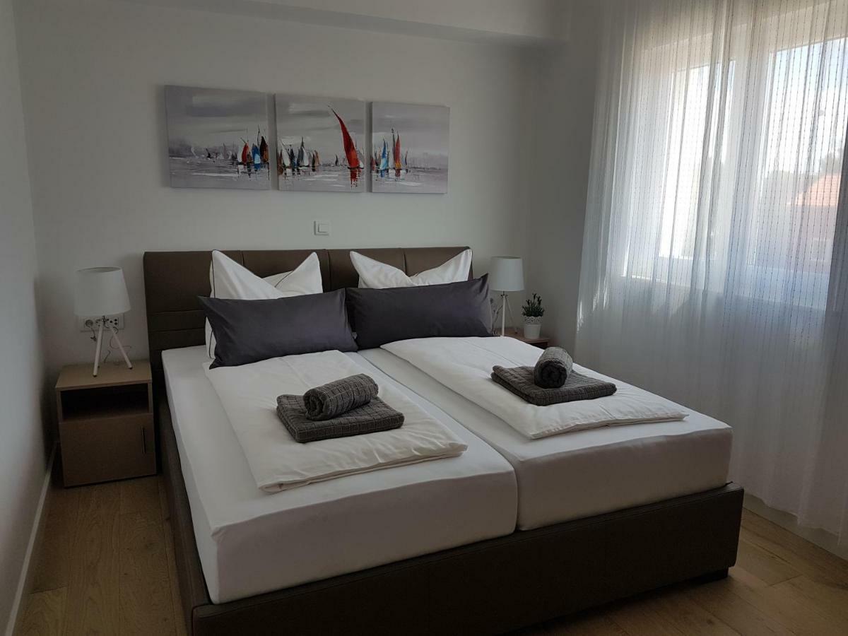 Apartment Aria Exclusive Petrcane Exterior photo